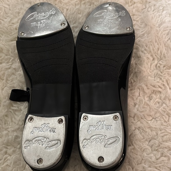Capezio women's tap shoes. Great condition size 10. - Picture 3 of 5